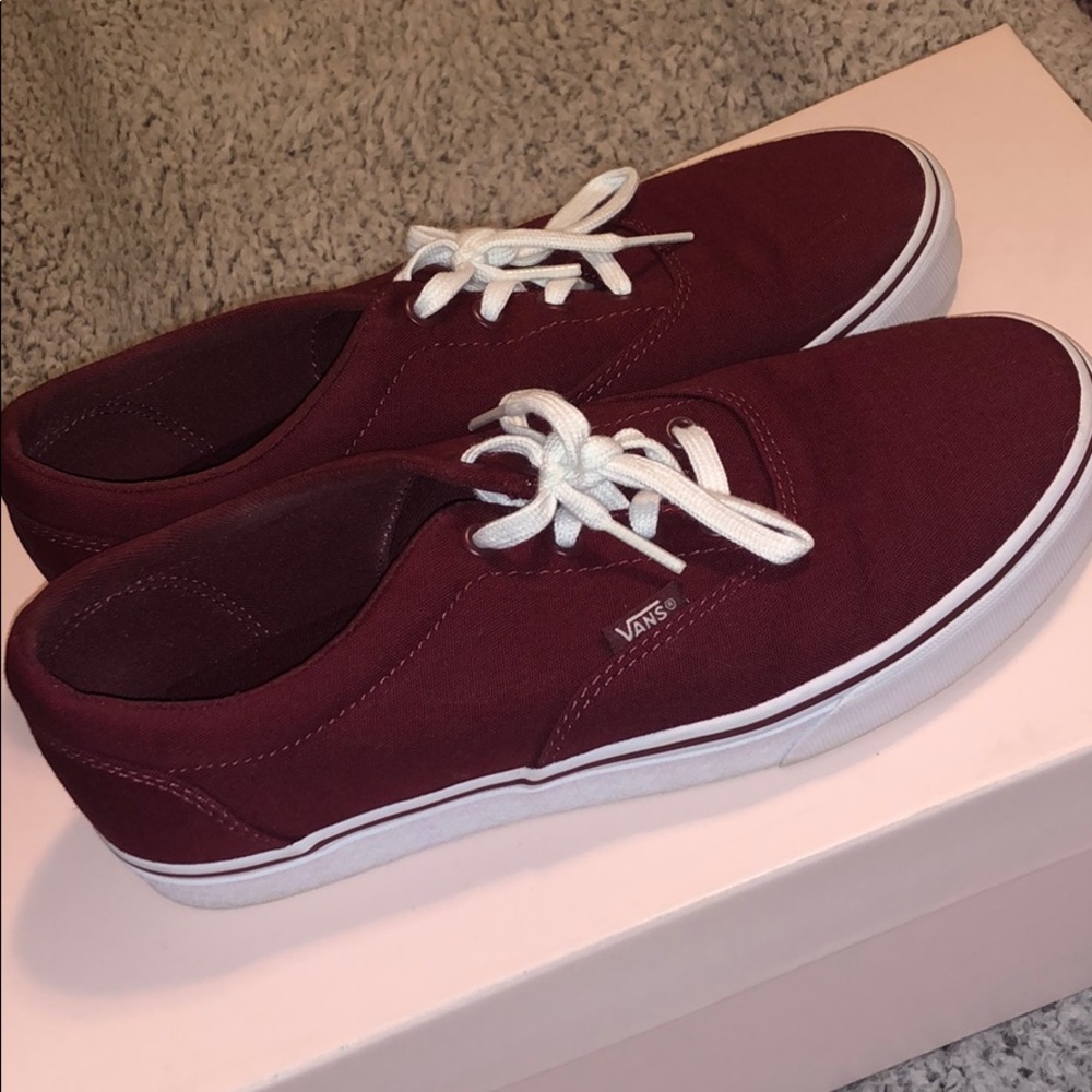 Women’s maroon Vans